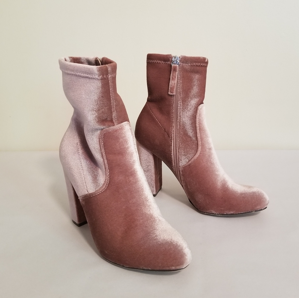 NWOT Mossimo Supply Co. Pink Velvet Booties